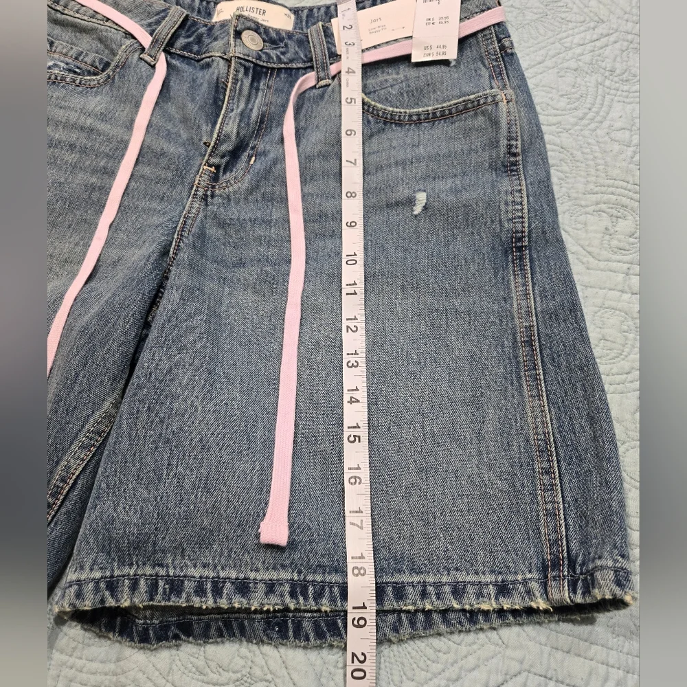 Hollister Low Rise Baggy Short Blue and Pink Jean Shorts Size W29